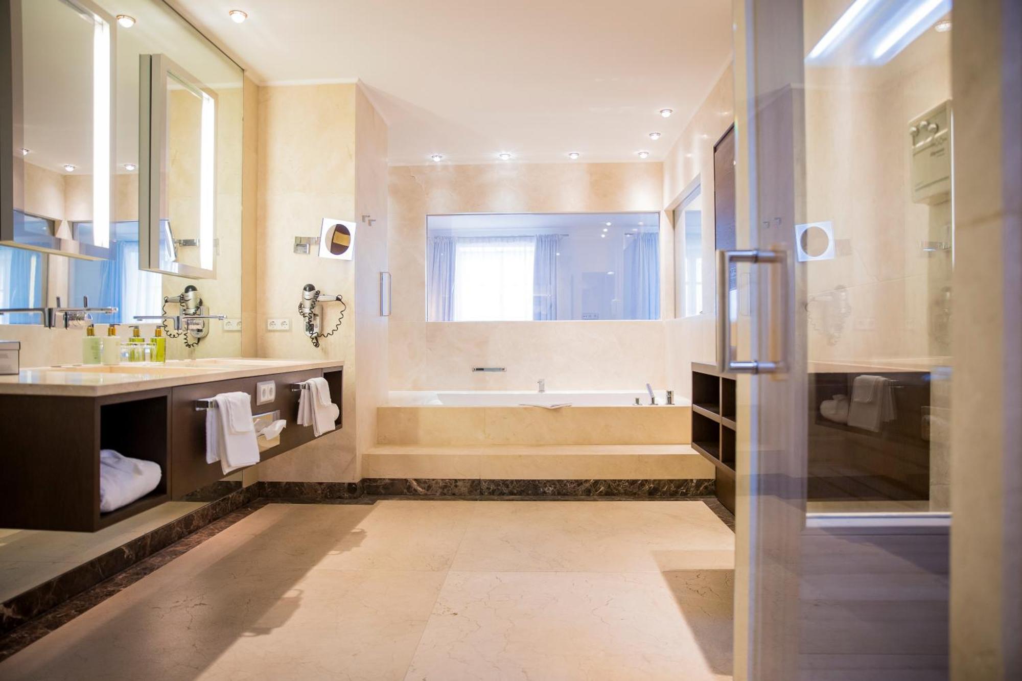 Iris Porsche Hotel & Restaurant Mondsee Εξωτερικό φωτογραφία